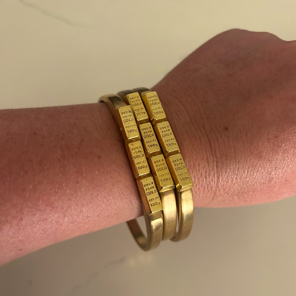 Gold bars bangle